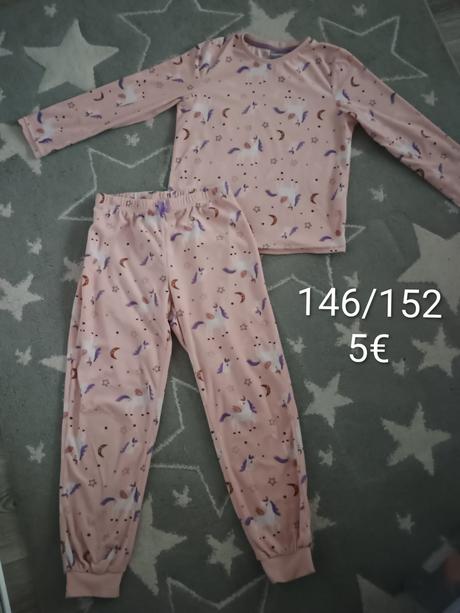 Teplé pyžamko, 146