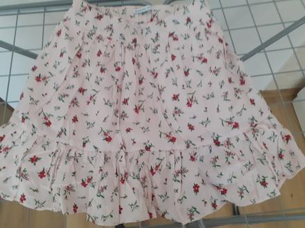 Dievcenska sukna s cervenymi kvetmi, reserved,152