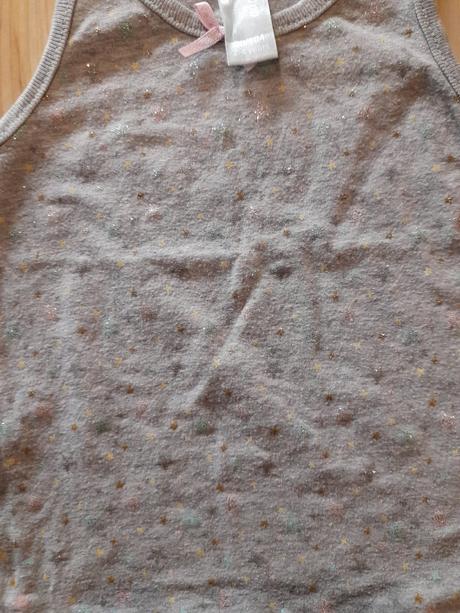 Tielko s hviezdičkami, 98