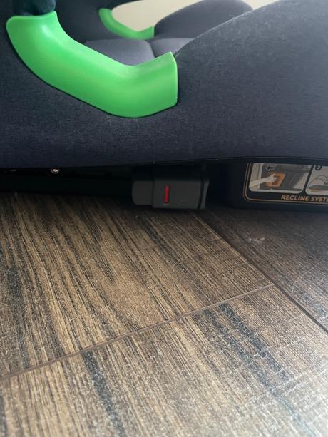 Autosedacka nimbus, caretero