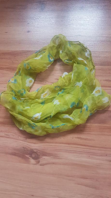 Jemná tenká šatka /šál na krk, 
