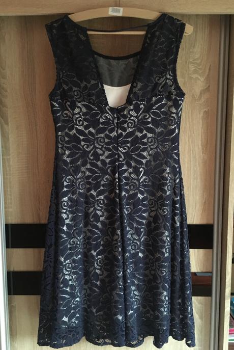 Príležitostné šaty, 42