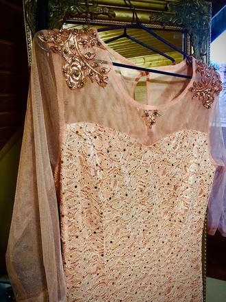 Spoločenské šaty, 40