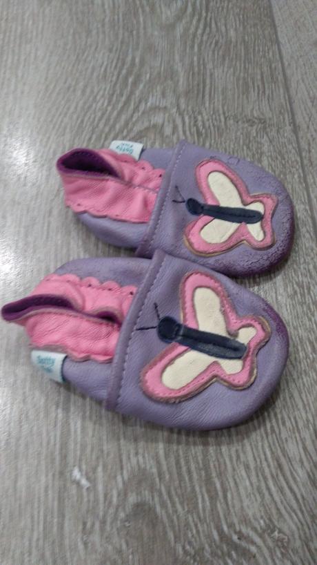 Kožené capacky, <17