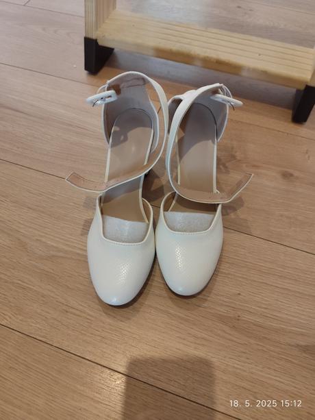 Svadobné topánky, 36