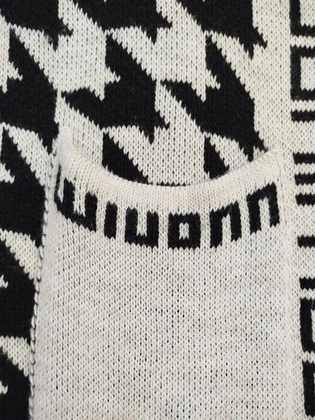 Moderný cardigan s kapuckou, s