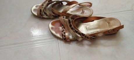 Zlato - tigrove sandálky, baťa,39