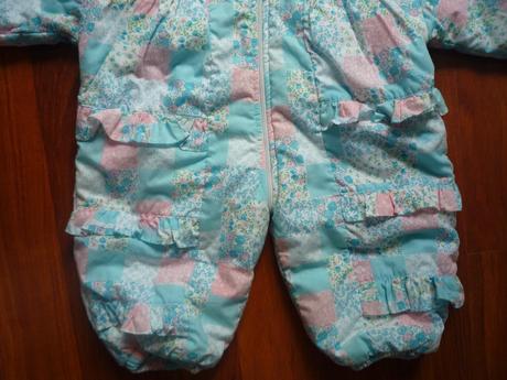 Kvietkovaný overal, 68