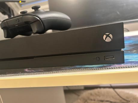 Xbox one x,