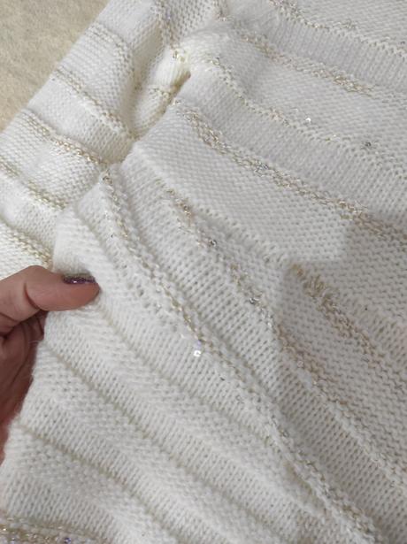 Trblietavý teply sveter, 38