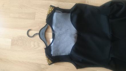 Čierne šaty s aplikáciou, m