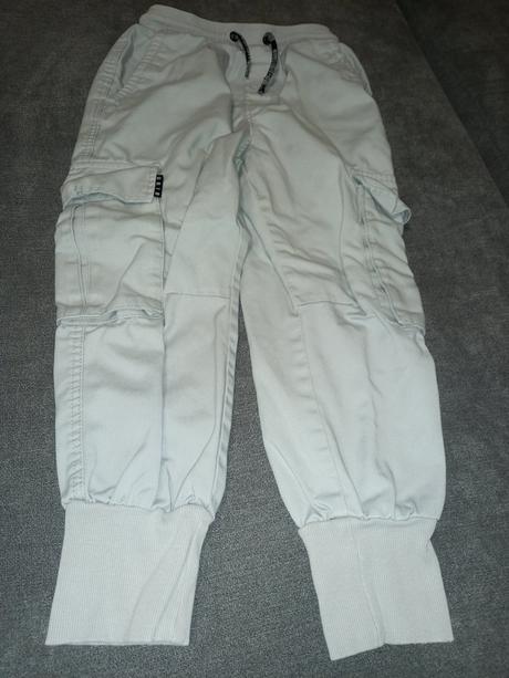 Kapsače, reserved,140