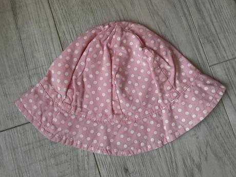 Ruzovy bodkovany klobucik, f&f,62