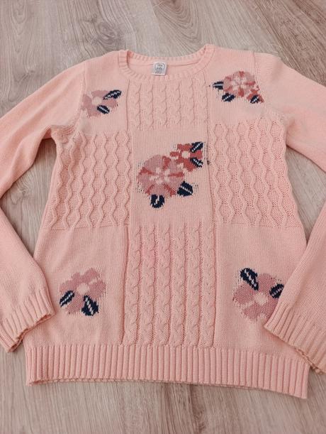 Vyšívaný svetrík, 134