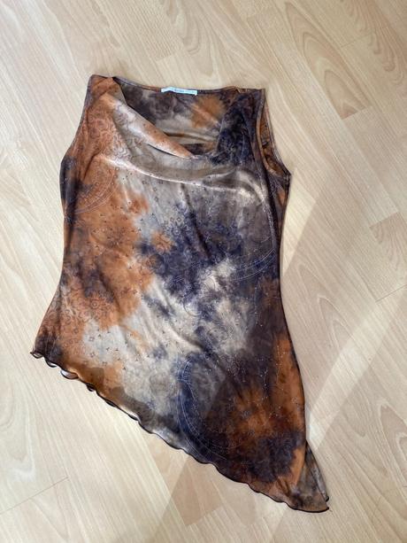 Asimetricka blúzka m, m