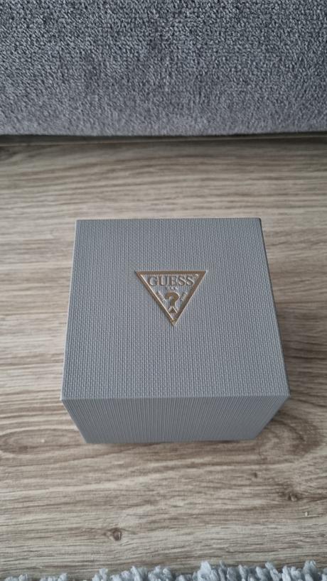 Hodinky guess, guess