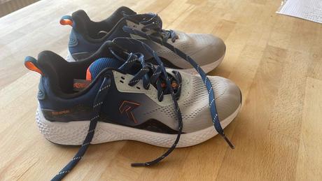 Tenisky vel.40 a vel. 42 zn. reaper, 40