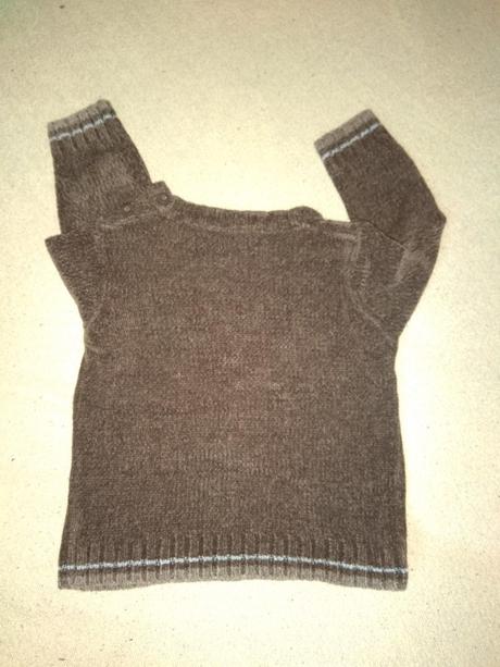 Svetrik so zapinanim pri krku vyborny stav, c&a,80