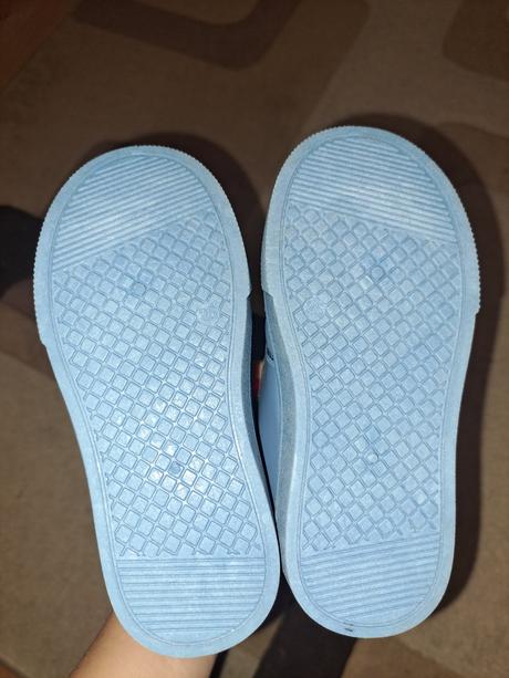 Topánky bluey, sinsay,25