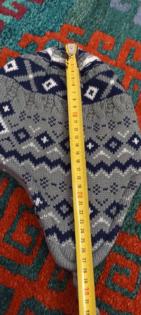 Teplučká čiapka s brnbolcami - nórsky vzor, 110