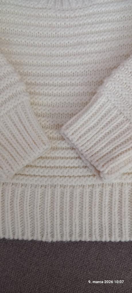 Svetrík, reserved,116