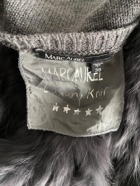 Vesta v predu s kozusinou, m