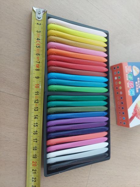Pastelky 24 farieb,