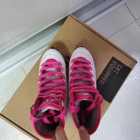 Dievčenské korčule, 29