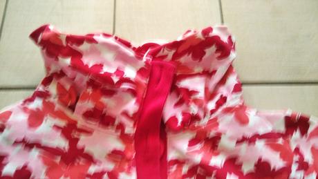 Mikina s motýlmi, 158