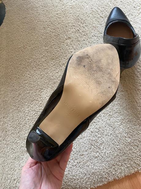 Čierne lodičky, 35