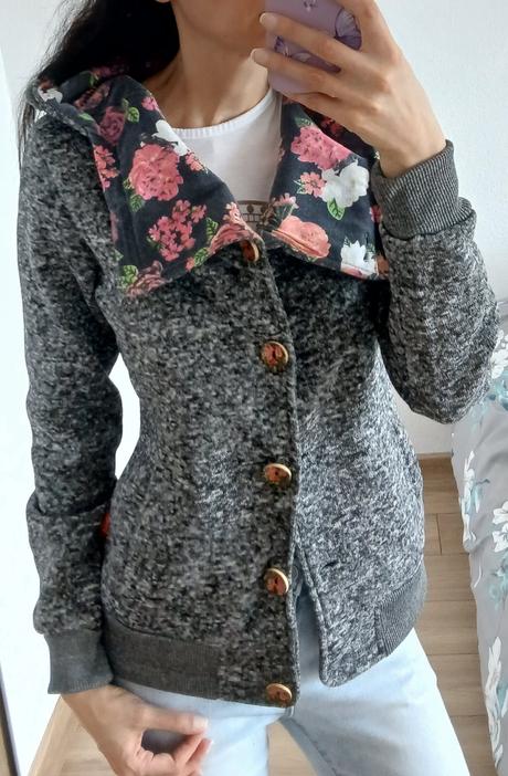 Mikina na gombiky, m / s