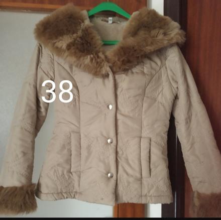 Velmi teplučka kratka bundicka 38, esoline,38