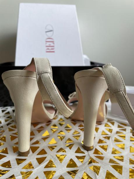 Luxusne lodicky red valentino 37, 37