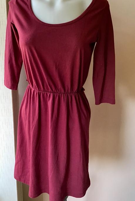 Upletove šaty /a, terranova,s