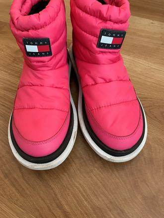 Snehule, tommy hilfiger,40