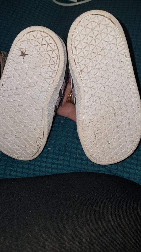 Peknučké adidasky pre dievčatko, super stav, adidas,21