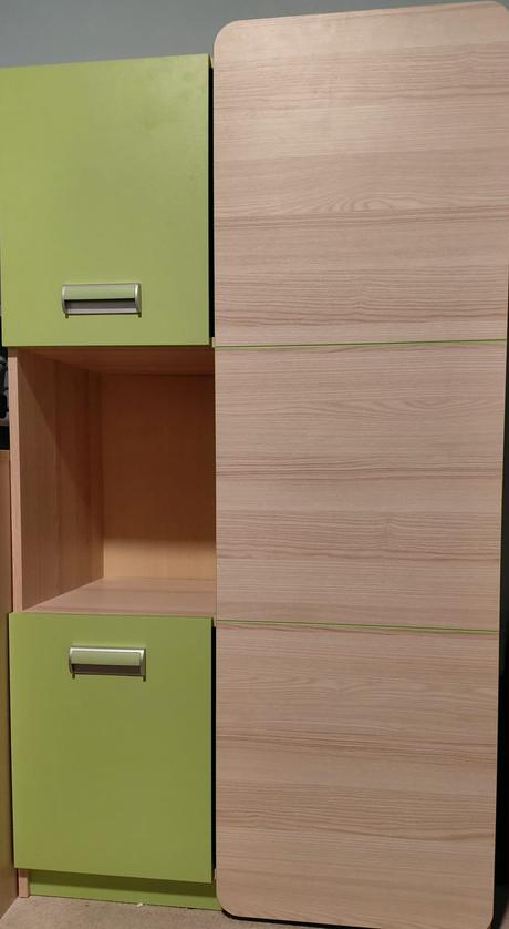 Skrinka a stôl do detskej izby, 