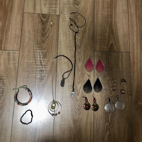 Balík bižuterie, 