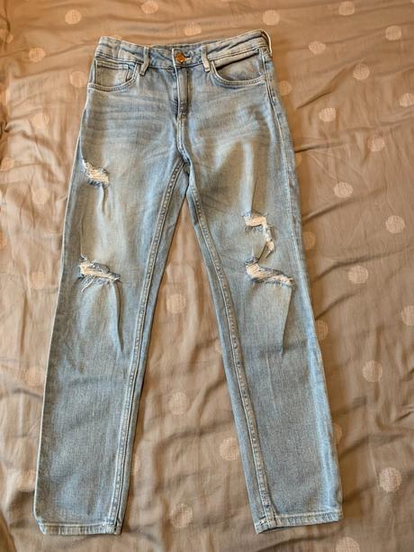 Roztrhané džínsy, h&m,134