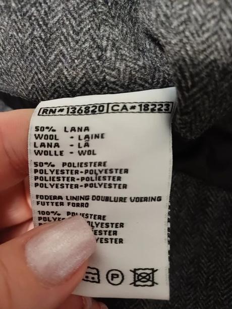 Kvalitná s trendy vlnená sukňa č.m/l, m