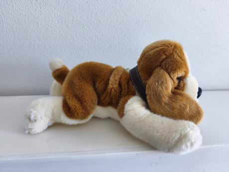 Pes s obojkom 28 cm, 