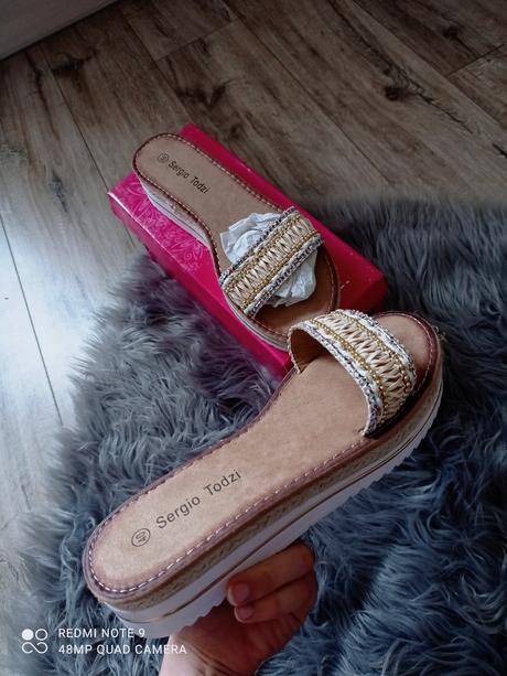 Damske slapky nove, 39