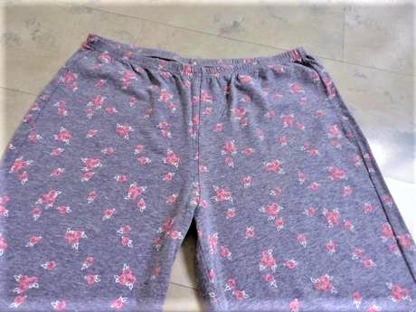 Kvetinkové 3/4 nohavice, xl