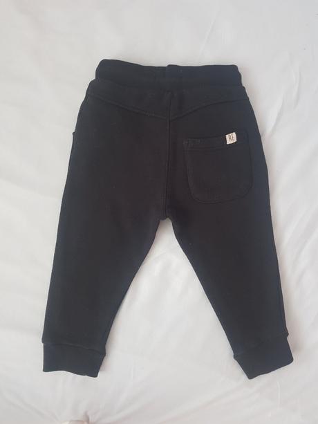 Čierne hrubšie tepláky, reserved,92