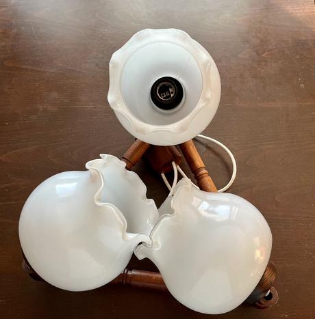 Krásny retro drevený luster (masív a opálové sklo), 