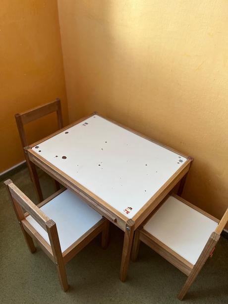 Detský stolík+stoličky,