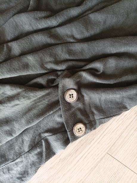 Elegantné tricko z prijemneho materialu, 48