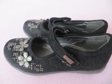 Čierne dievčenské topánky, 27