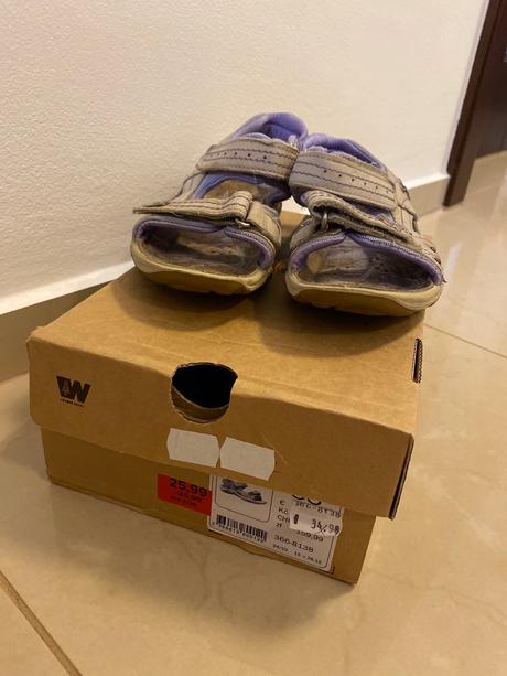 Kožené sandále, 33