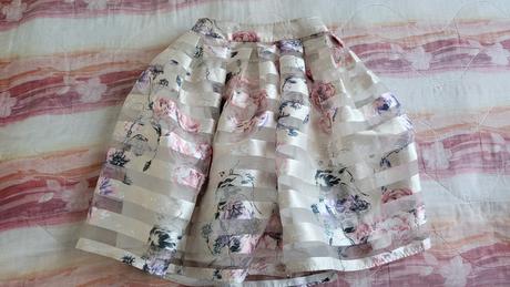 Krásna sukňa akcia, 34